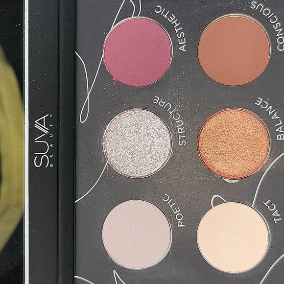 Brand new eyeshadow pallete - Picture 2 of 4